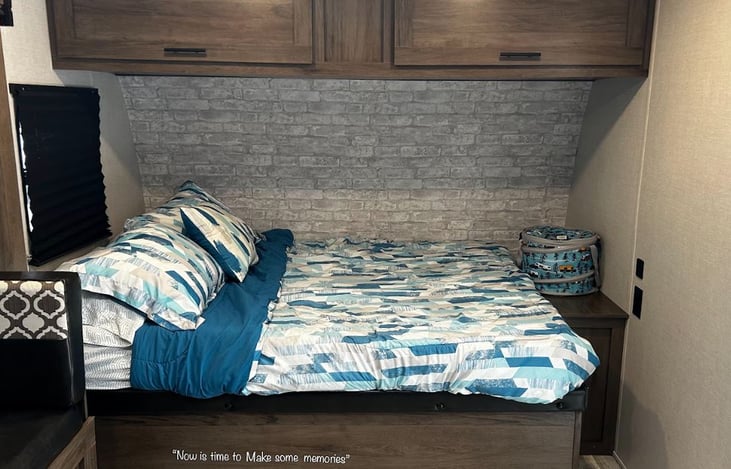 Queen Bed/Storage