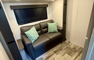 Keystone Montana High Country 385BR