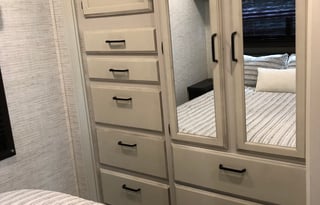 2024 Sunset Splendor Jayco Redh 31F w Bunks & Wifi