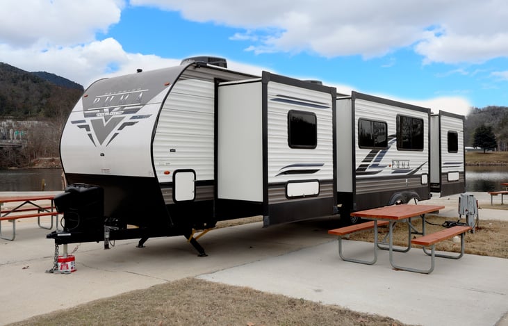 Experience "Gratitude" with our 2022 Palomino Puma 32RBFQ2 located near Table Rock Lake near Branson Missouri and Lake Of The Ozarks. Thank you from us at StoneMountainRVs(dot)com