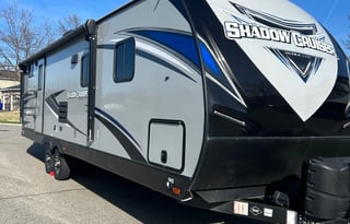 Beautiful 2020 Shadow Cruise travel trailer!