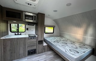 Hazzard's Cozy Camper: Ready to Roam!