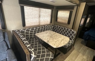 Small Family luxury Camper Rental