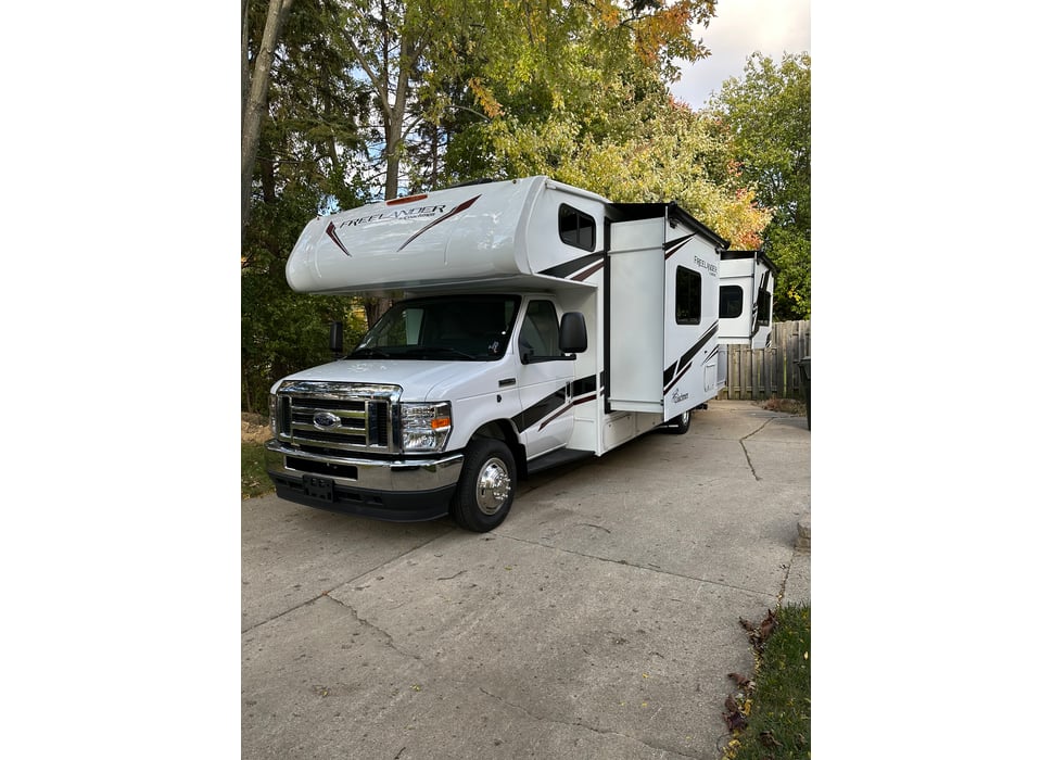 Class C Motor Home rentals in Lake Orion