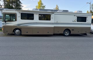 2000 Fleetwood RV Bounder Classic Diesel 39/MH