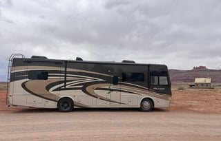 2015 Thor Motor Coach Palazzo 33.3