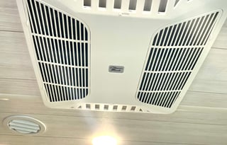 2023 easy to pull sleeps 8 17 ft bunk house