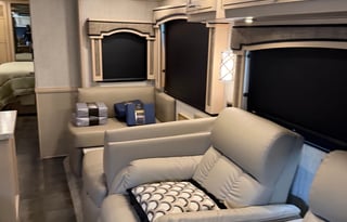 Luxury on the Road: 2020 Newmar Ventana 3717