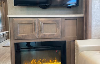 Family Friendly Luxury RV - Sleeps up to 8 Guests