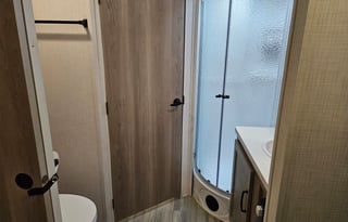 Bear Hug Retreat - Your comfy home away from home!