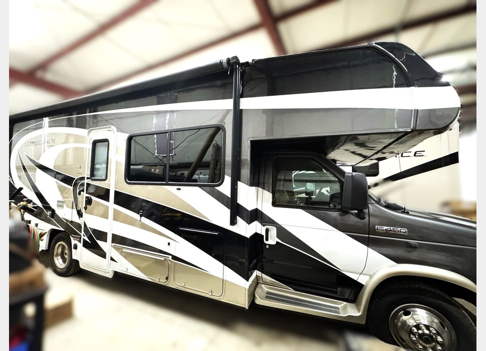 Class C Motor Home rentals in Fort Wayne