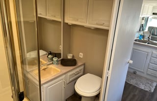 Caddy King RV, Sleeper Sectional, 4-Door Fridge TV