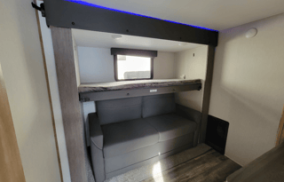 Big Blue Dog Friendly 5th wheel