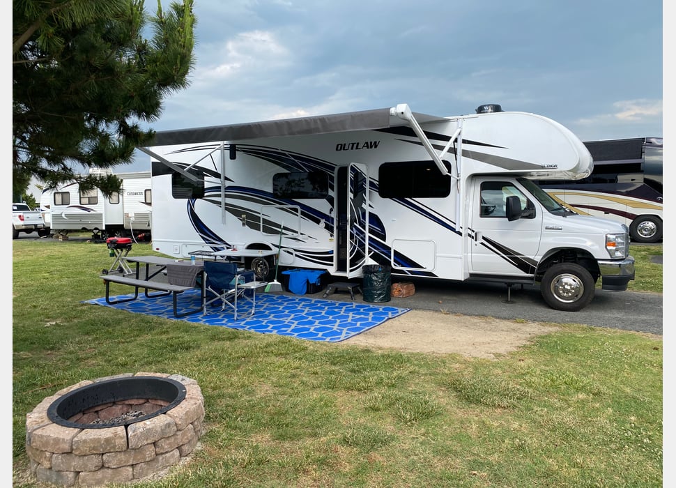 Class C Motor Home rentals in Newark