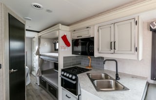 Spacious Dog Friendly and stocked for adventure!!!