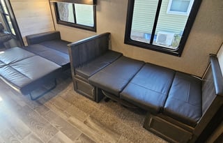 Spacious 2020 Jayco Jay Flight