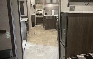 2021 Kodiak Ultra-Lite 332BHSL Huge Bunkhouse