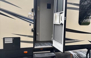 Family Camper Sleeps 6 Pets Welcomed! Rental