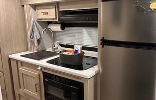 Premium Family Geo Pro 16BH Adventure Trailer