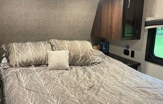 CAMPER YOU PICK UP OR WE DELIVER TO YOUR LOCATION