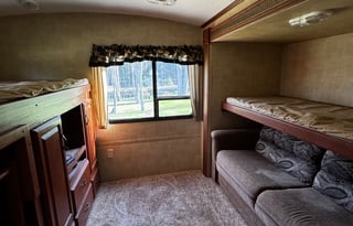 2011 Keystone Bunk Room-Cold weather edition