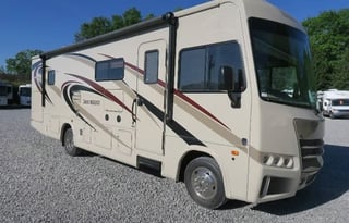 33 Georgetown GT3 LUXURY CLASS A 6 SLEEPER - Wow!