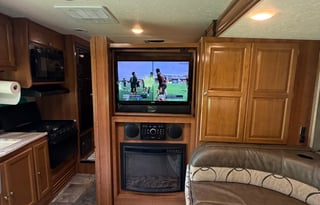 Coachmen Leprechaun - Easy to Drive Class C