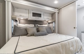 Ultra Luxurious - Bunkhouse - 2 bathrooms