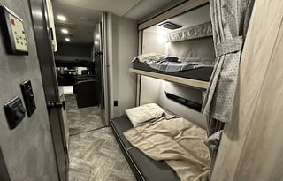 Ford Sunseeker Sleeps 10 In SoCal