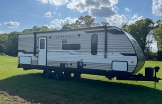 Sparkling Clean & Fully Stocked Travel Trailer