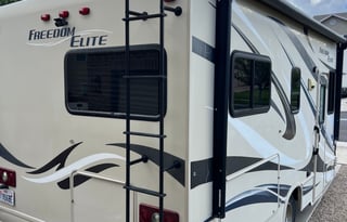 2015 Thor Motor Coach Freedom Elite 23H