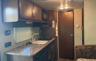 2016 Keystone RV Hideout 17’