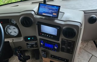 (2008 Winnebago Vectra) The Johnson's Road Coach