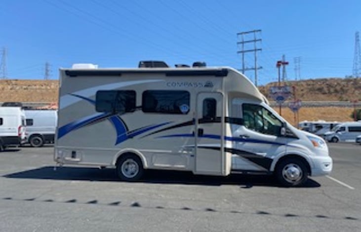 Beautiful Thor Compass RV perfect for two. A third person can sleep in a chair which reclines, if needed.