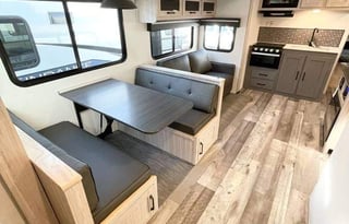 2022 Sundance 294BH 2 bedroom sleeps 10