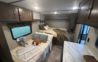 2019 Keystone Hideout 21.5'