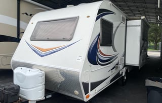 2014 Lance Travel Trailers 1575