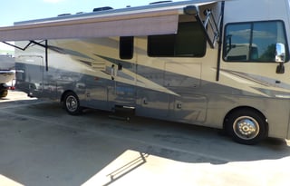 Day-by-Day 2020 Winnebago Vista 31B (Bunkhouse)