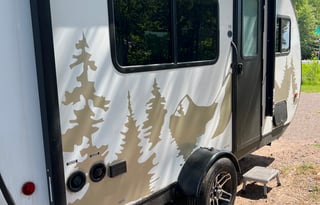 Pet friendly extremely light and cute camper
