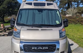 Roadtrek Zion lithium batteries & option Starlink