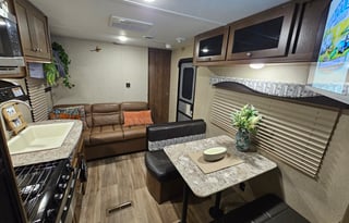 HAPPY LIFE RENTALS