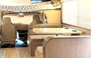 2020 Thor Motor Coach Daybreak 27DB