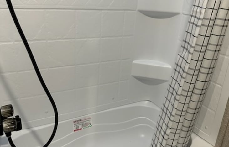 Shower/Tub