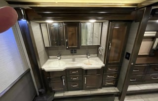 Luxury Pet Friendly RV priced to rent!!!!