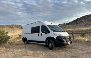 2023 Vast Overland **OFF GRID** SEATS/SLEEPS 4