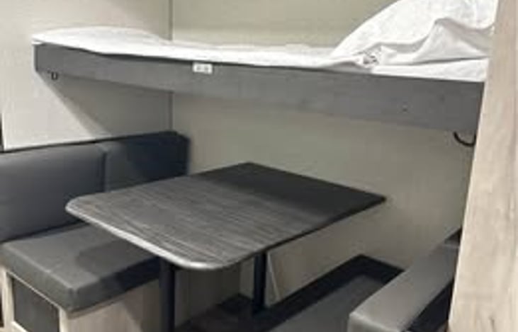 2nd room dinette (convertable into a bed)