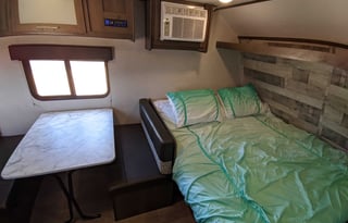 Winterized - Sleeps 5, Easy Tow!