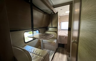 2022 THOR FOUR WINDS 30D