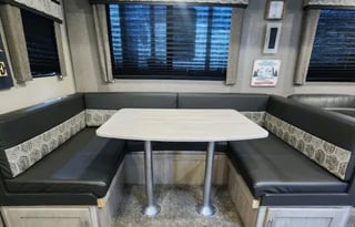 Catalina 2 bedrooms/ bunk room Sleeps 8 light w