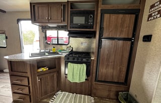 2016 Heartland Pioneer M-300QB "GREEN"